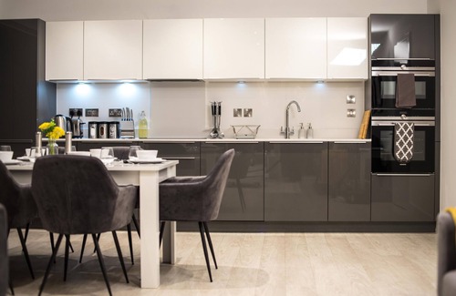 Cambridge Apartment | Luxury Cambridge City Apartment + FREE PARKING