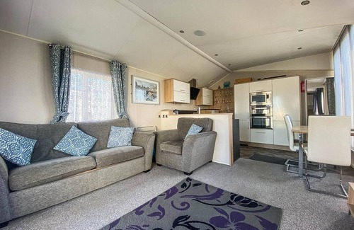 Swalecliffe House | Luxury caravan at Seaview Holiday Park in Kent ref 47034PB