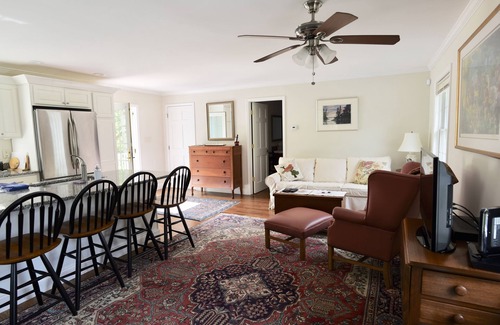 Cape Vincent Apartment | Luxury Carriage House on Maple Grove Estate