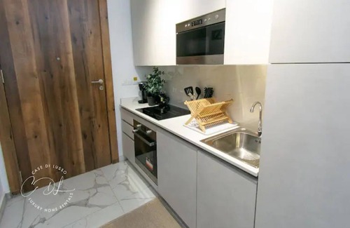Labadi House | Luxury Cases -Apt28