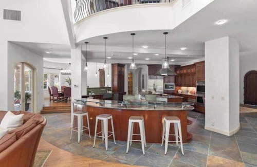 Davis Other | Luxury Castle Retreat UC Davis