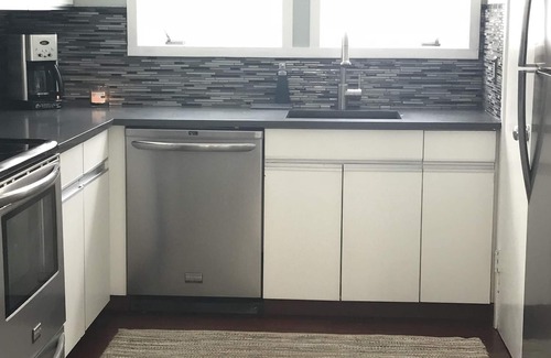 Denver House | Luxury Catskill Townhouse. Pool. Game room. 4 Bedroom 3 Bath.
