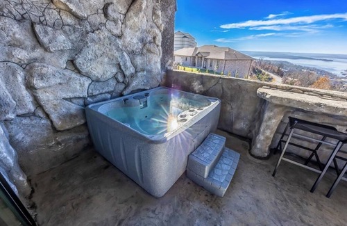 Branson Cabin | Luxury Cavern Suite | Private Hot Tub | Romantic