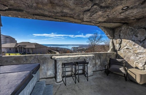 Branson Cabin | Luxury Cavern Suite | Private Hot Tub | Romantic