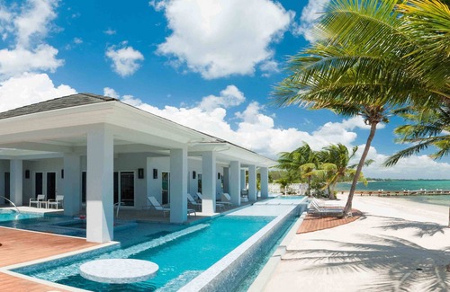 Bodden Town Villa | Luxury Cayman Villas