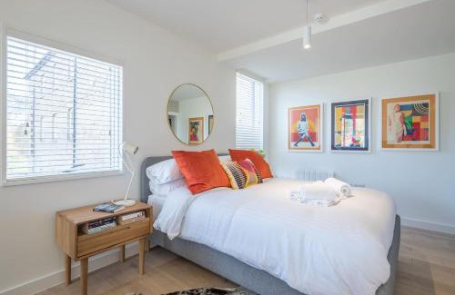 Cambridge City Centre Apartment | Luxury Central Apt - Riverside Views & Parking