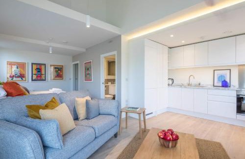Cambridge City Centre Apartment | Luxury Central Apt - Riverside Views & Parking