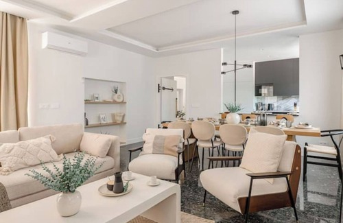 Alcala de Henares Ski Chalet | Luxury Chalet: LA CASA DE INES