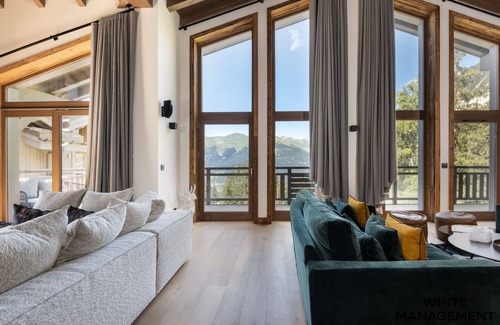 Courchevel Ski Chalet | Luxury chalet at the entrance of le Belvédère