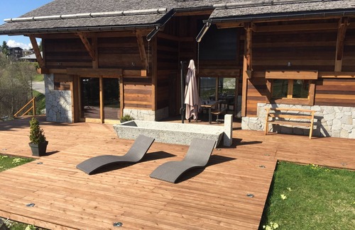 Les Carroz-d'Araches Ski Chalet | Luxury Chalet with Large Jacuzzi - Close to the Village - Family-friendly