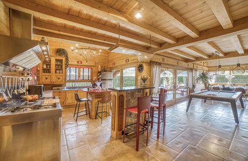 Araches-la-Frasse Ski Chalet | Luxury Chalet in French Alps - Jacuzzi -12 people