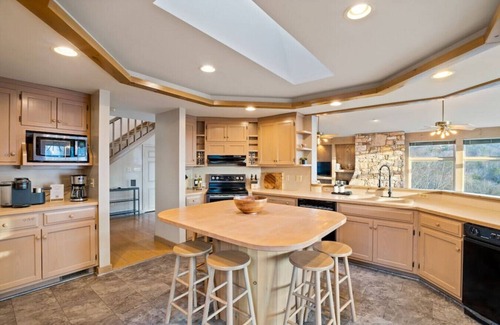 Basye Ski Chalet | Luxury Chalet in Bryce Resort/Pet Friendly