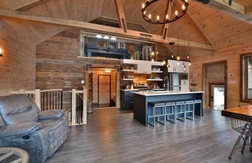 Lac-Simon Ski Chalet | LUXURY CHALET LA MERVEILLE