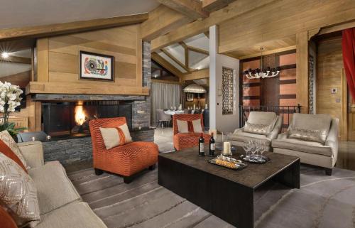 Klosters Platz Apartment | Luxury chalet with Jacuzzi
