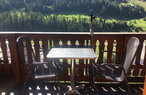 Kippel Ski Chalet | Luxury chalet with panoramic views in the Lötschental, with private carport