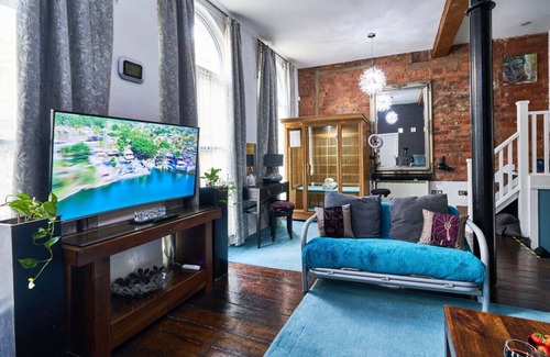 Manchester City Centre Apartment | Luxury City Apartment Northern Quarter Sleeps 10