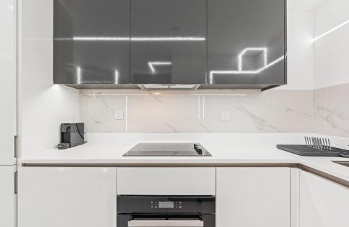 Gay Village Apartment | Luxury City Apartment, Walk to O2 Academy & Bullring, Sleeps 4