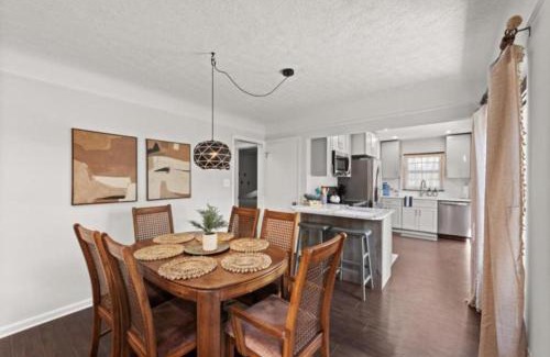 Parma Heights House | Luxury Cleveland Home with Fitness Equipment and Yard