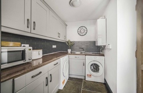 Bridgend House | Luxury Coach House Sleeps 12 People 5 Bedrooms