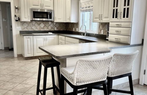 Old Saybrook House | Luxury coastal home in located in Cornfield Point, sleeps 8+.