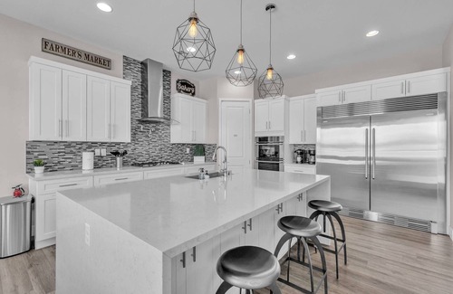 Las Vegas House | Luxury & Comfort Await at Viva Oasis – A Spacious Las Vegas Retreat