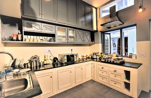 Green Park House | Luxury, comfortable and peaceful with free parking
