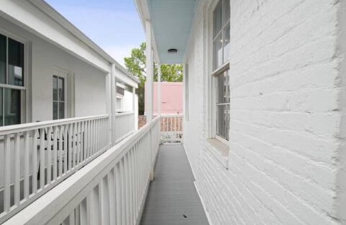 Lower Garden District Condo | Luxury Condo 1 Bed 1.5 Bath Block off Magazine