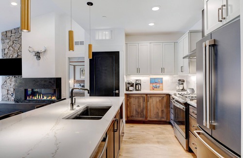 Winter Park House | Luxury Condo 1407 I Hot Tub I AC I Arcade I Great Views I Best Price I Discounted Attractions