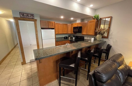 Okanagan-Similkameen Condo | LUXURY CONDO, 2 BEDROOMS, 1 BATH, SLEEPS 5