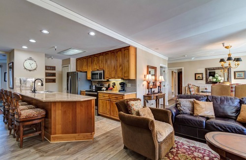 Peak 9 Condo | LUXURY CONDO, 30 YARDS TO LIFT, STEPS TO MAIN ST. BEST LOCATION, SLEEPS 8,DISC