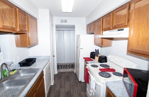 Irving Condo | Luxury Condo *5 mins from DFW Airport*