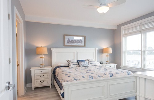 Sussex County Condo | Luxury condo centrally located and walking distance to the beach.