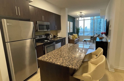 Downtown Toronto Condo | Luxury condo Downtown Toronto! Close to major attractions & Convention Centre