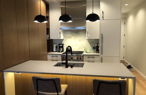 Rockland Condo | Luxury Condo - Easy Walk to Downtown, Ocean & Attractions