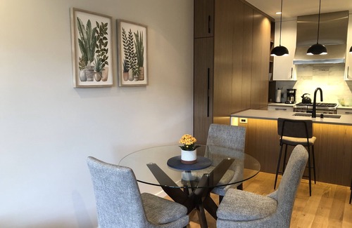 Rockland Condo | Luxury Condo - Easy Walk to Downtown, Ocean & Attractions