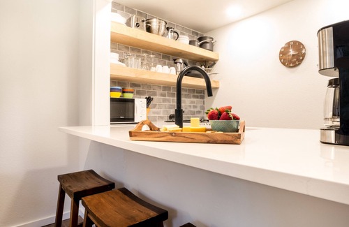 Glacier Condo | Luxury condo, fireplace, pet friendly, Pool, Sauna, Clubhouse, WIFI