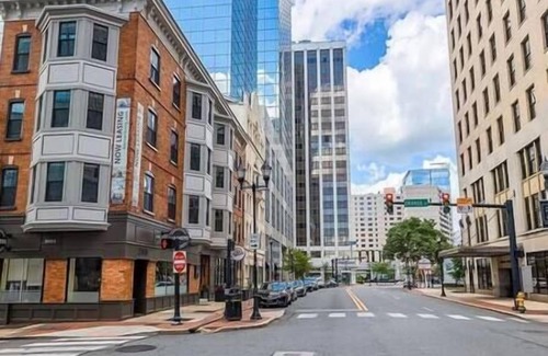 Downtown Wilmington Apartment | Luxury Condo + Free Garage Parking 402