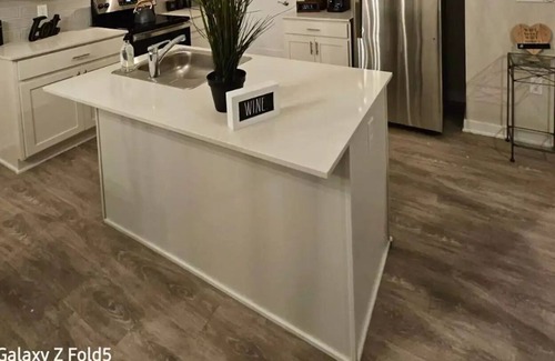 Canton Condo | Luxury Condo in Canton, MI: Enjoy your stay in Comfort, Style, and Convenience.