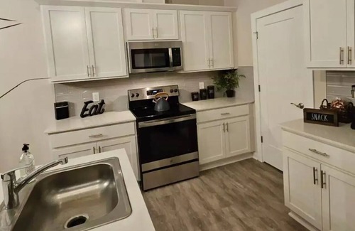 Canton Condo | Luxury Condo in Canton, MI: Enjoy your stay in Comfort, Style, and Convenience.