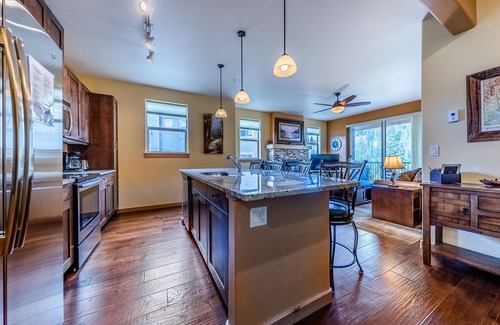 Winter Park Condo | Luxury condo in the heart of Town of WP. Access to pool, hot tub & pool table