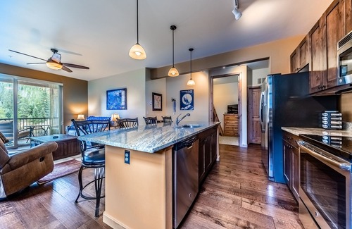 Winter Park Condo | Luxury condo in the heart of Town of WP. Access to pool, hot tub & pool table