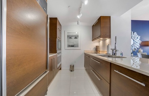Downtown Miami Condo | Luxury Condo, #Instaworthy Views, 5 Star Amenities with W Miami