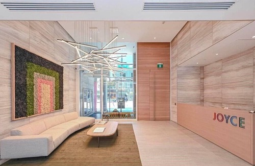 Renfrew-Collingwood Condo | Luxury Condo near Public Transit, Long Term OK