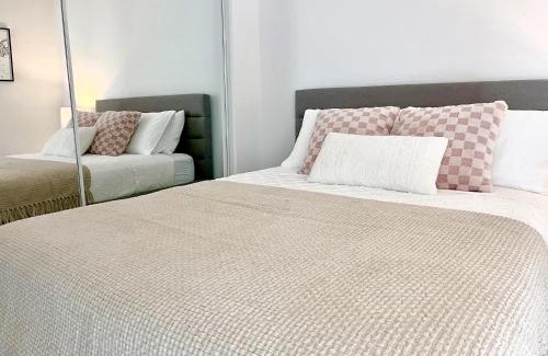 Bay Cloverhill Apartment | Luxury Condo on Bay Street