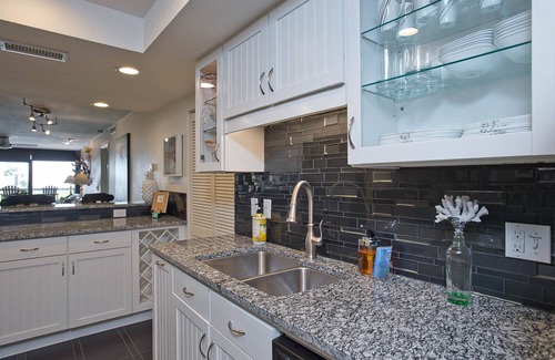 Port Aransas Condo | Luxury Condo - On the Beach! - New Lower rates!