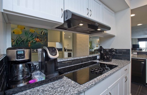 Port Aransas Condo | Luxury Condo - On the Beach! - New Lower rates!