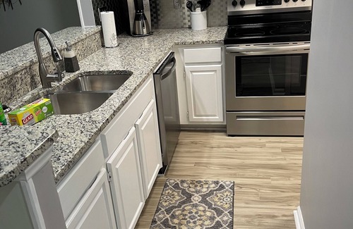 Mount Mourne Condo | Luxury Condo Overlooking the Lake & Beach