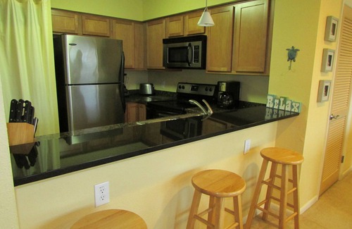 Northeast Virginia Beach Condo | Luxury Condo, Prime location 1.5 Blocks From Ocean, Pool and Off street parking