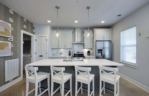 The Nations Condo | Luxury Condo-Sleeps 2-Pets-7min Broadway Nashville