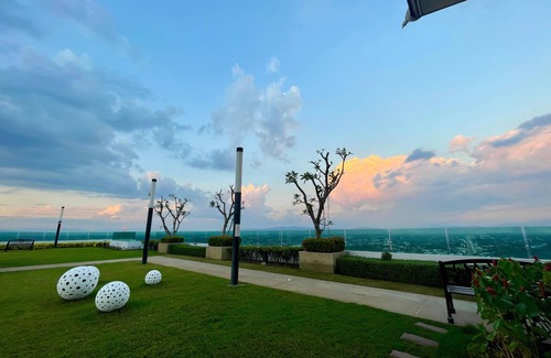 Nong Pa Khrang Apartment | Luxury Condo in the Center With Motorbike Included